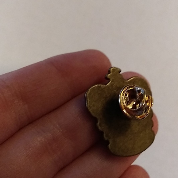 Gryffindor Harry Potter Pin - Picture 2 of 4